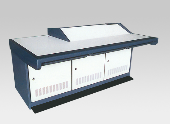 監(jiān)控操作臺