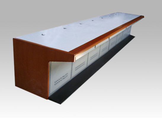 監(jiān)控操作臺