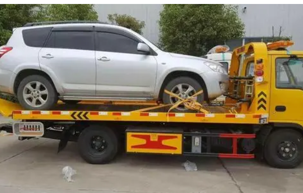 高速爆胎别慌！专业救援换新胎的正确姿势